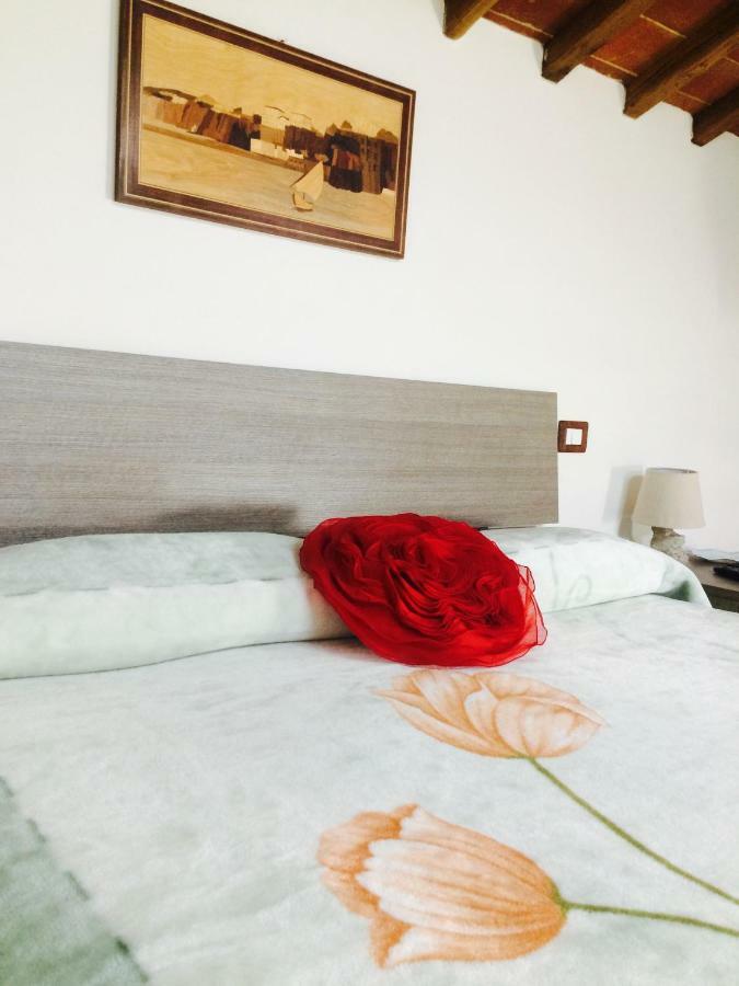 Apartamento Mansarda Degli Ulivi Rigomagno Exterior foto