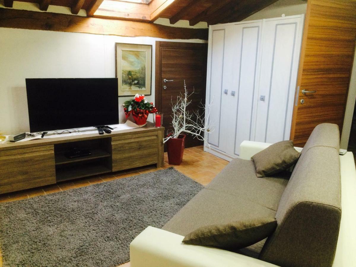 Apartamento Mansarda Degli Ulivi Rigomagno Exterior foto