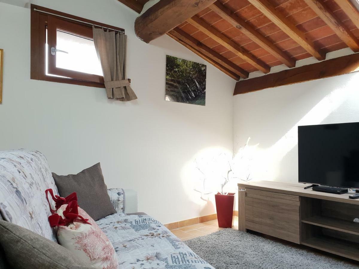 Apartamento Mansarda Degli Ulivi Rigomagno Exterior foto